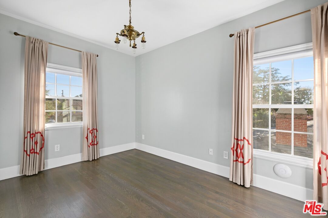 Empty room, Interior, Pendant Lights, Wood Texture Flooring