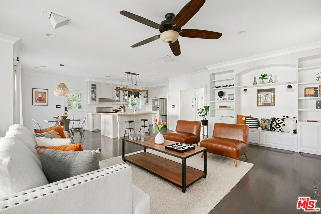 Dining room, Interior, Kitchen, Living room, Pendant Lights, Recessed Lighting, Stainless Steel Appliances, Wood Texture Flooring
