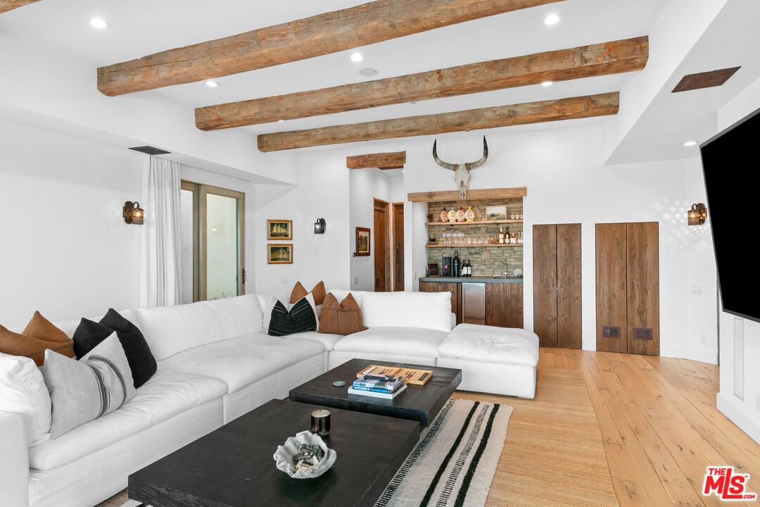 Interior, Living room, Recessed Lighting, Wooden Beams, Wood Texture Flooring