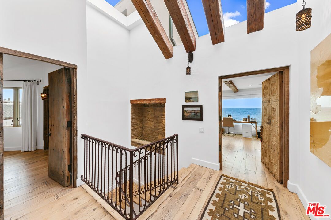 Interior, Pendant Lights, Water, Wood Texture Flooring