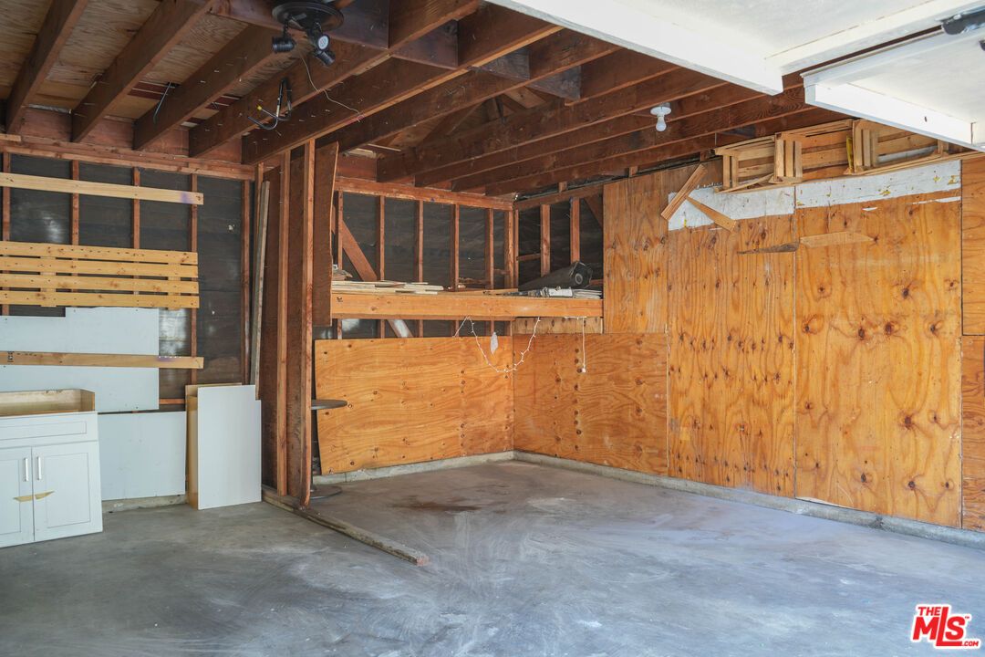 Empty room, Interior, Wooden Beams, Wooden Ceilings, Wooden Walls