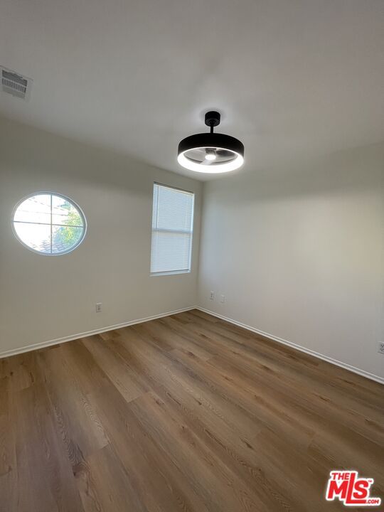 Empty room, Interior, Pendant Lights, Wood Texture Flooring