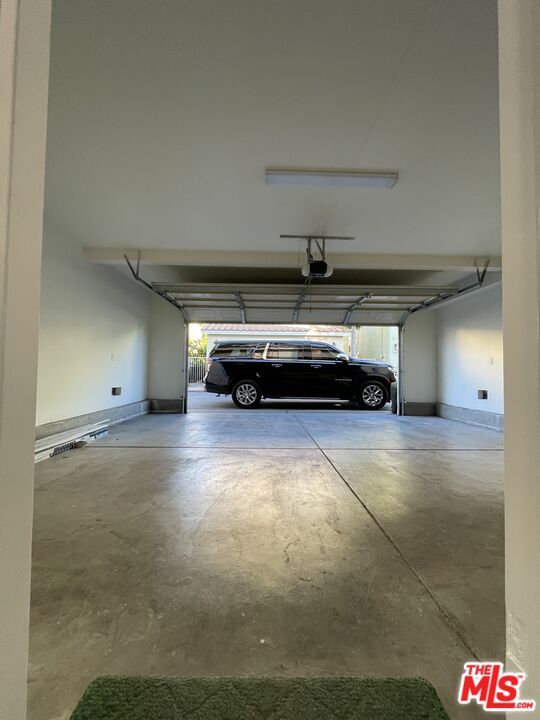 Garage, Interior