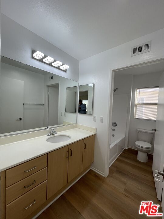 Bathroom, Dual Sink Vanities, Interior, Wood Texture Flooring