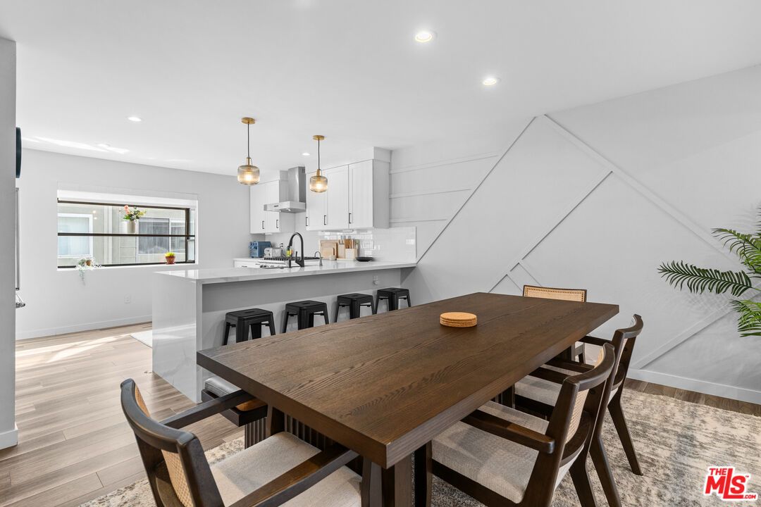 Dining room, Interior, Kitchen, Pendant Lights, Recessed Lighting, Wood Texture Flooring