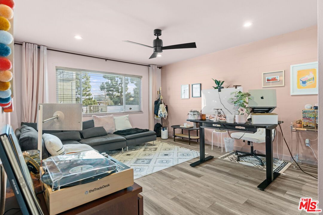 Home Office, Interior, Recessed Lighting, Wood Texture Flooring