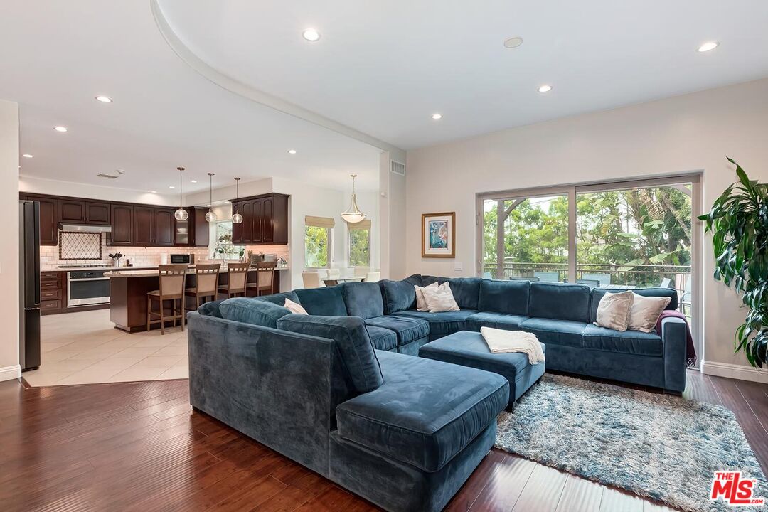 Interior, Kitchen, Living room, Pendant Lights, Recessed Lighting, Wood Texture Flooring