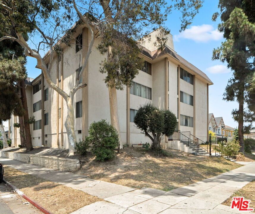 Exterior, Facade, Condo Building