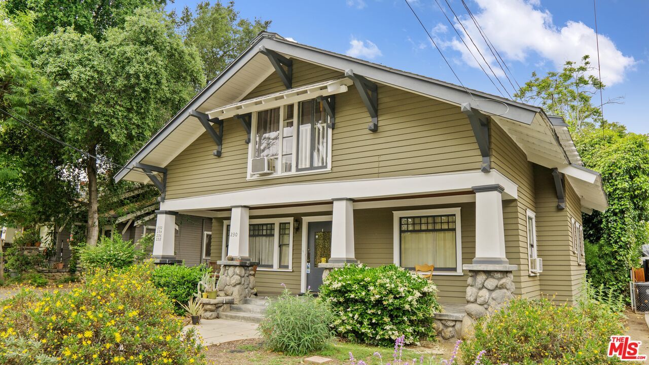 Exterior, Facade, American Craftsman