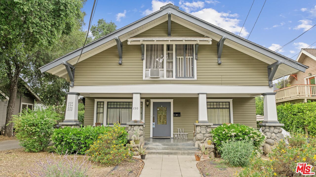 Exterior, Facade, American Craftsman