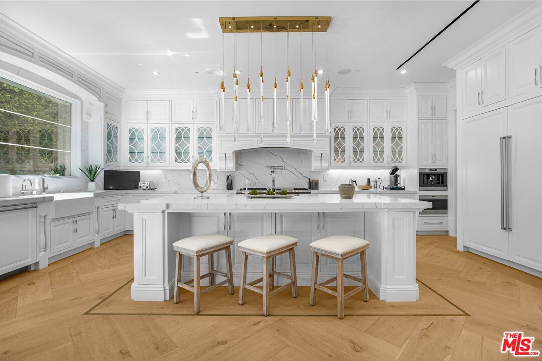 Interior, Kitchen, Marble Walls, Pendant Lights, Recessed Lighting, Wood Texture Flooring