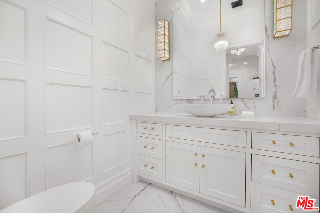 Bathroom, Interior, Marble, Marble Walls, Pendant Lights