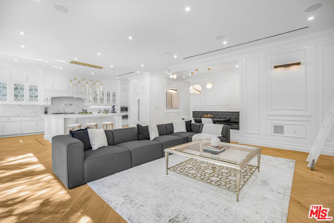 Interior, Kitchen, Living room, Marble Walls, Pendant Lights, Recessed Lighting, Wood Texture Flooring