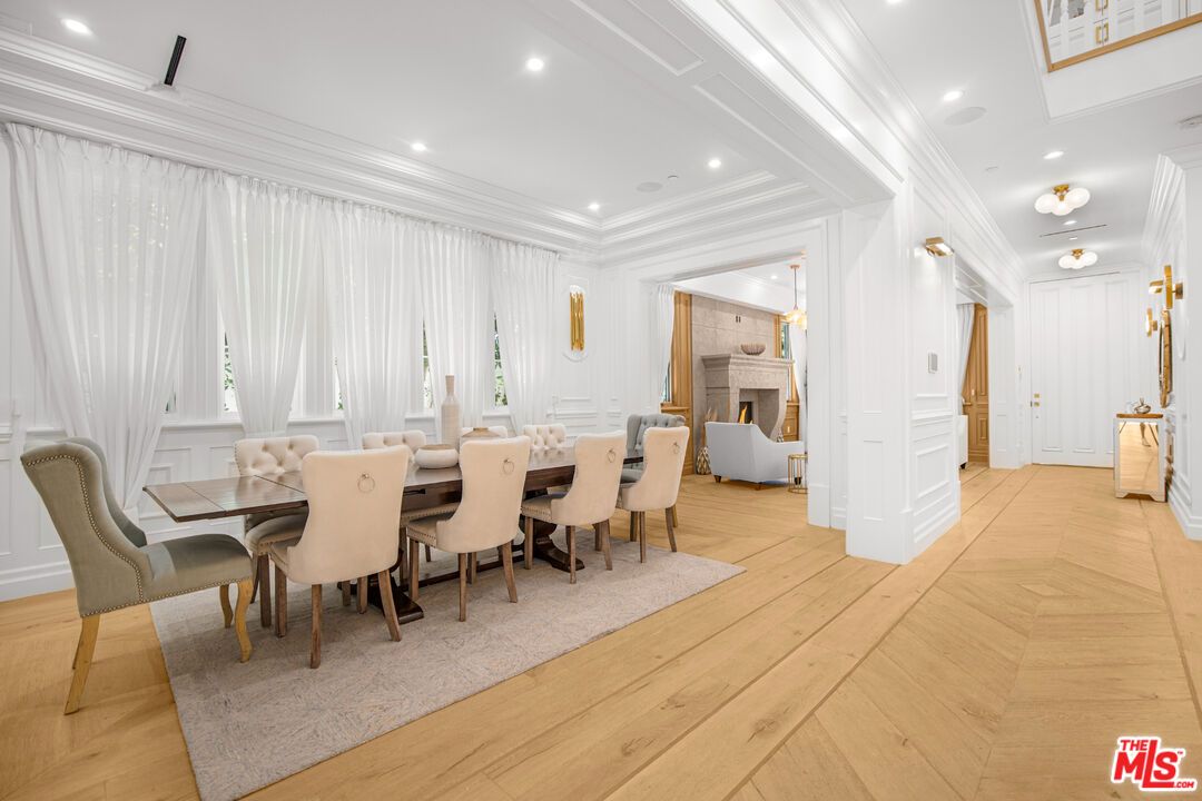 Dining room, Fireplace, Interior, Recessed Lighting, Wood Texture Flooring