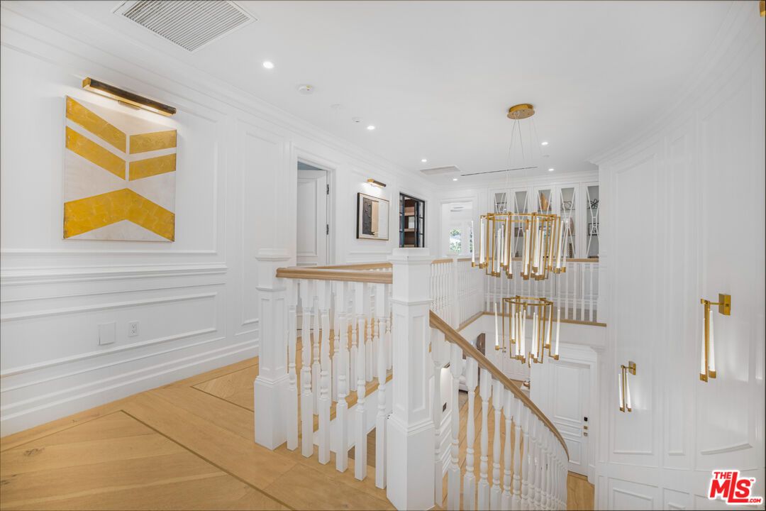Interior, Pendant Lights, Recessed Lighting, Wood Texture Flooring