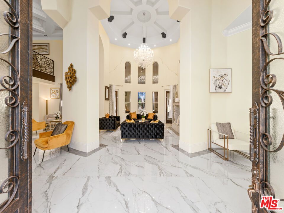 Chandelier, Interior, Marble, Recessed Lighting