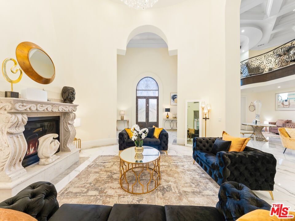 Fireplace, Interior, Living room, Recessed Lighting