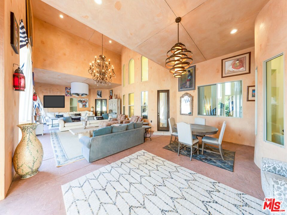 Chandelier, Dining room, Interior, Living room, Pendant Lights, Recessed Lighting