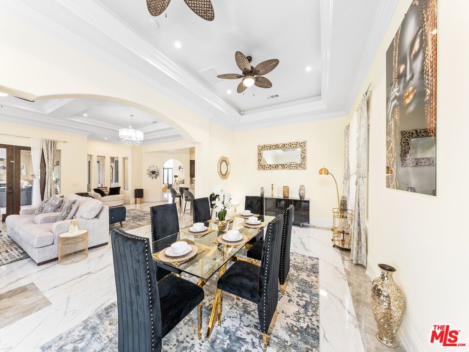 Chandelier, Dining room, Interior, Living room, Marble, Recessed Lighting