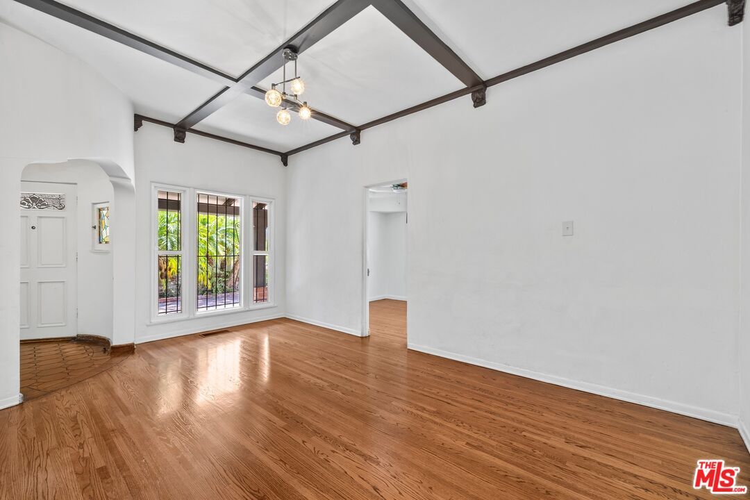 Empty room, Interior, Pendant Lights, Wood Texture Flooring