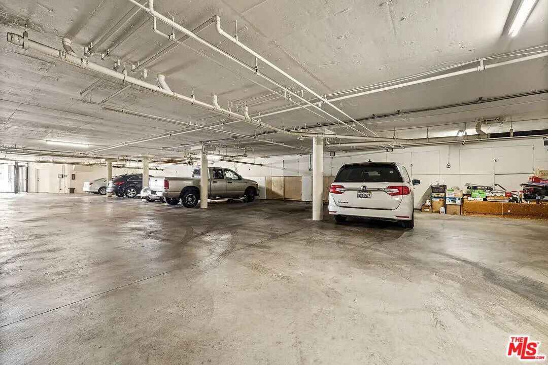 Garage, Interior