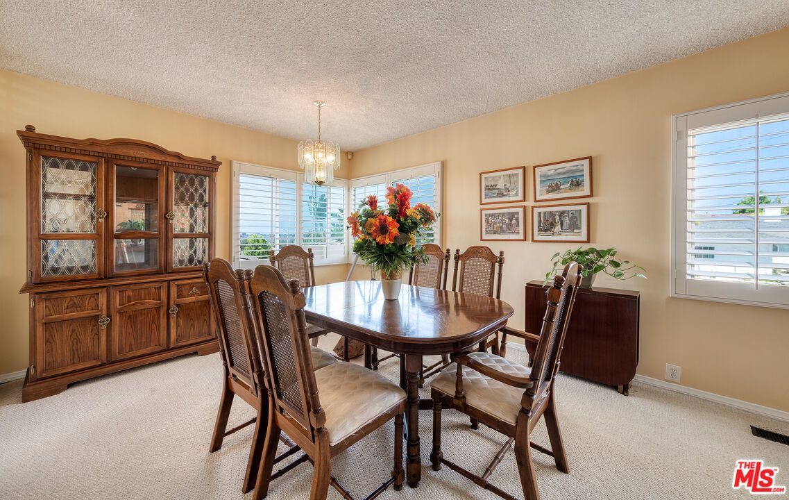 Chandelier, Dining room, Interior