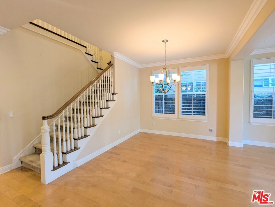 Chandelier, Empty room, Interior, Wood Texture Flooring