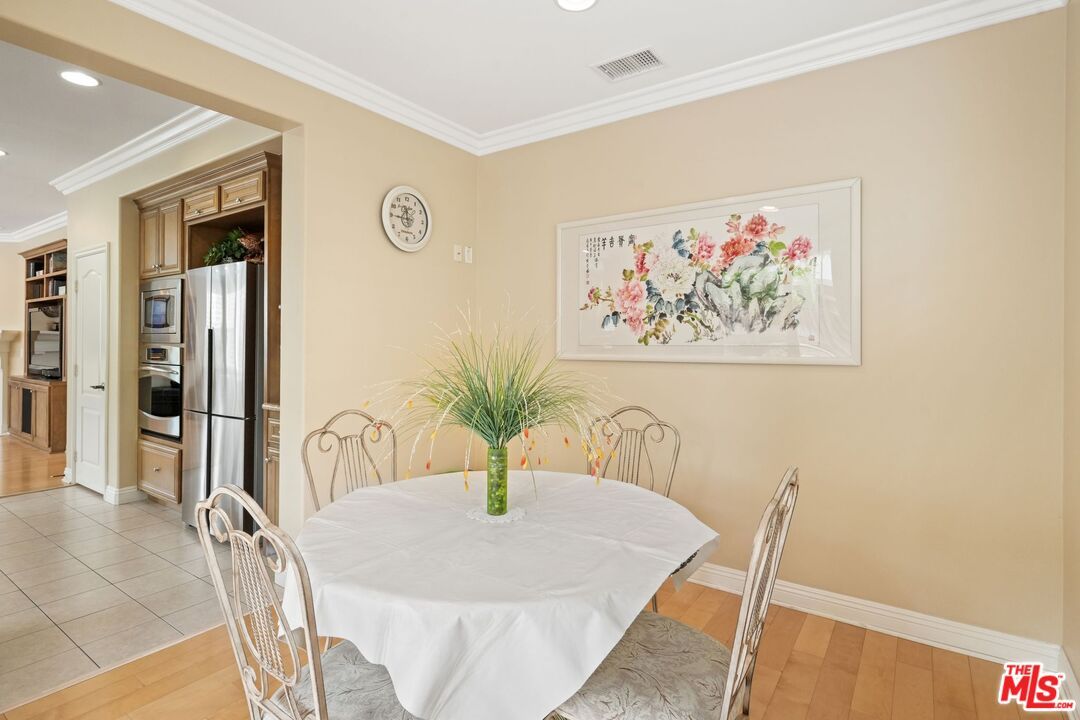 Dining room, Interior, Kitchen, Recessed Lighting, Wood Texture Flooring