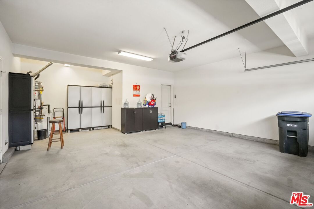 Garage, Interior