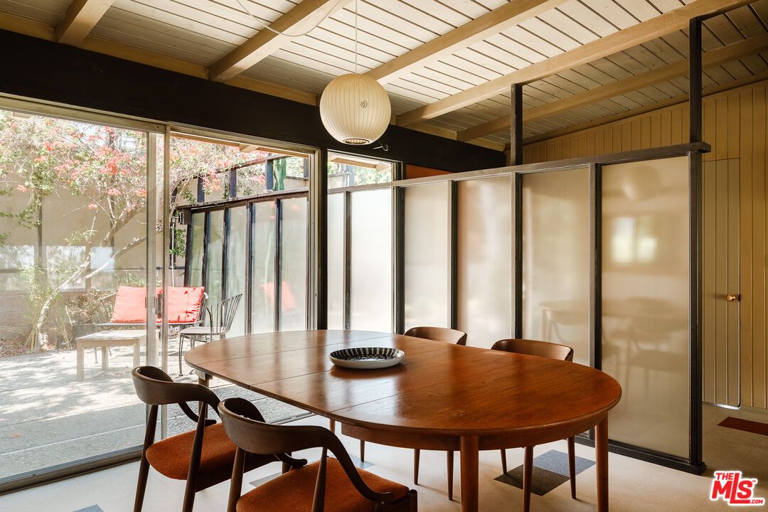 Dining room, Interior, Pendant Lights, Wooden Beams, Wooden Ceilings