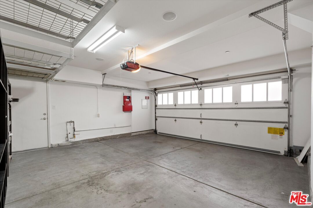 Garage, Interior