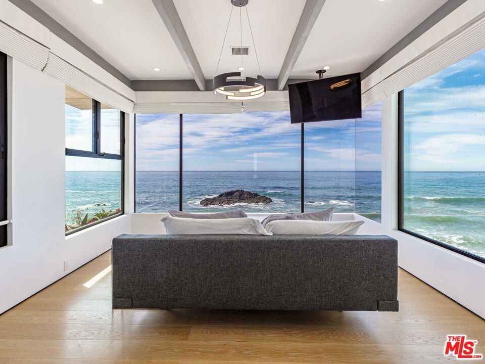 Interior, Pendant Lights, Recessed Lighting, Water, Wood Texture Flooring