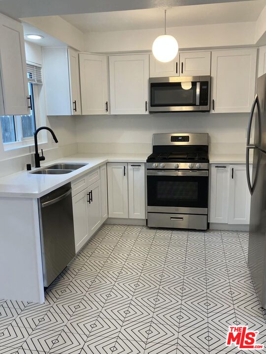 Interior, Kitchen, Pendant Lights, Stainless Steel Appliances