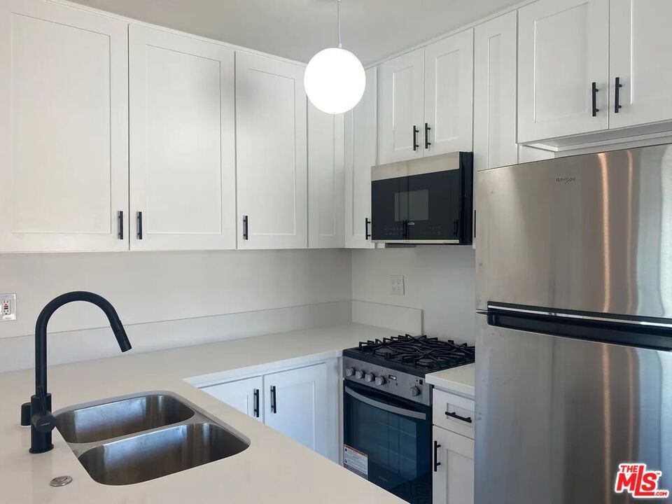 Interior, Kitchen, Pendant Lights, Stainless Steel Appliances