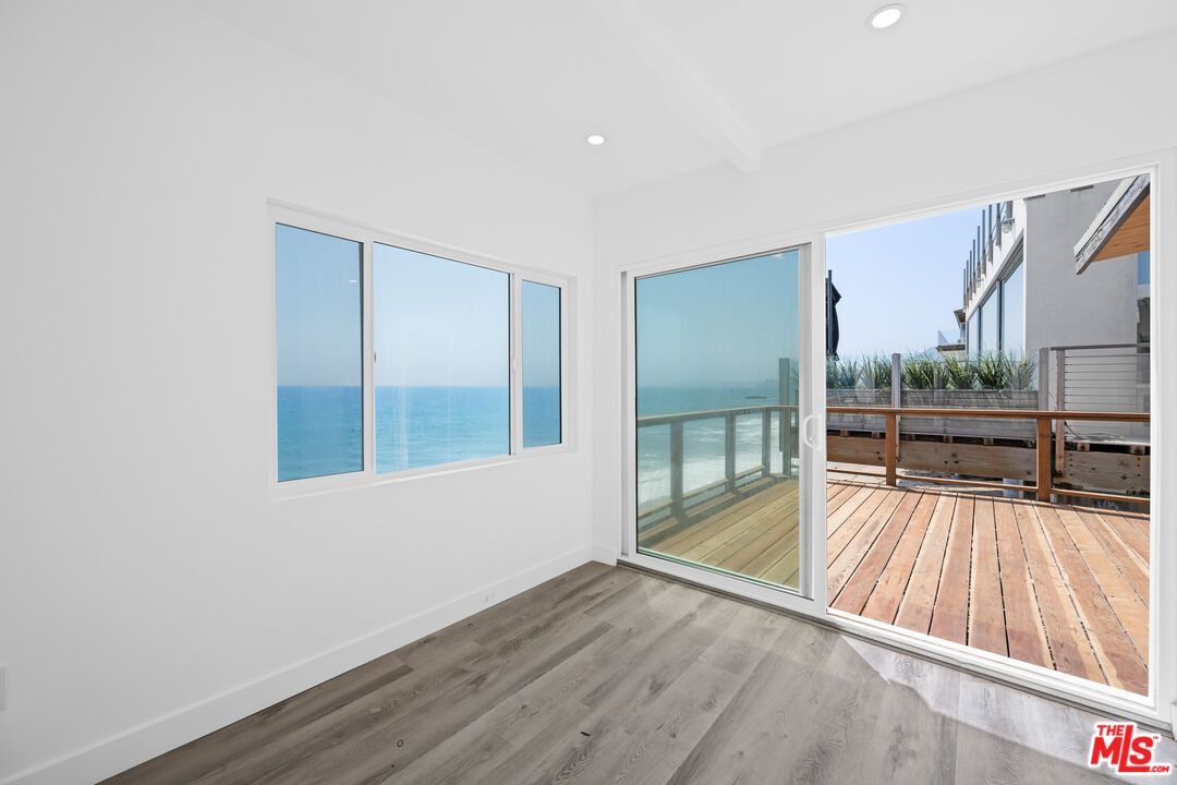 Interior, Recessed Lighting, Sauna Room, Water