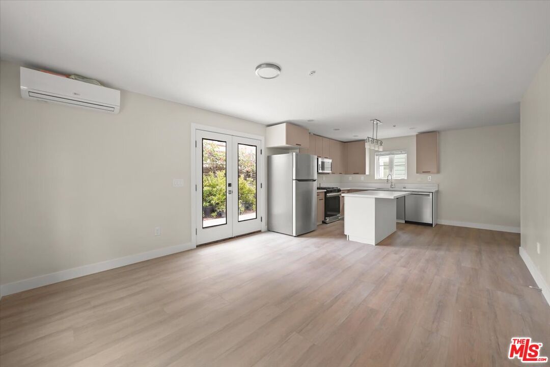 Interior, Kitchen, Pendant Lights, Wood Texture Flooring