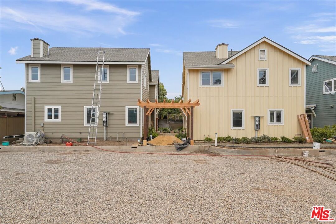 Backyard, Exterior, Facade, Farmhouse