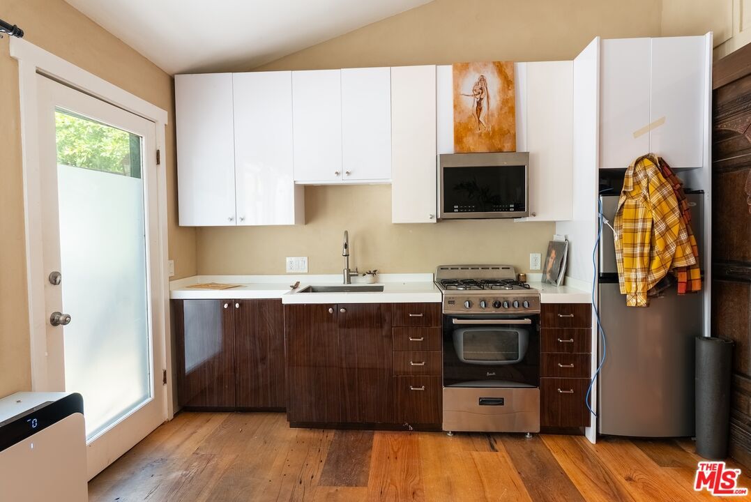 Interior, Kitchen, Stainless Steel Appliances, Wood Texture Flooring