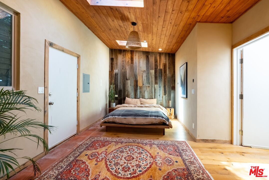 Bedroom, Interior, Recessed Lighting, Wooden Ceilings, Wood Texture Flooring