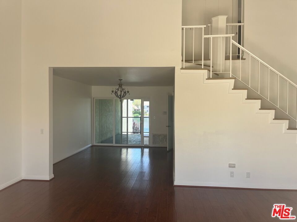 Chandelier, Interior, Wood Texture Flooring