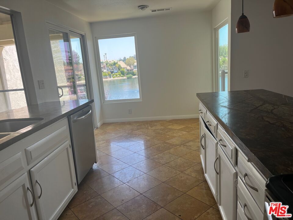 Interior, Kitchen, Pendant Lights
