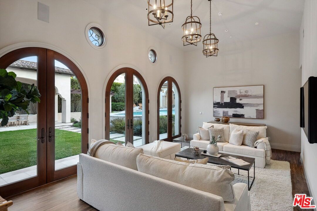 Chandelier, Interior, Living room, Pendant Lights, Wood Texture Flooring