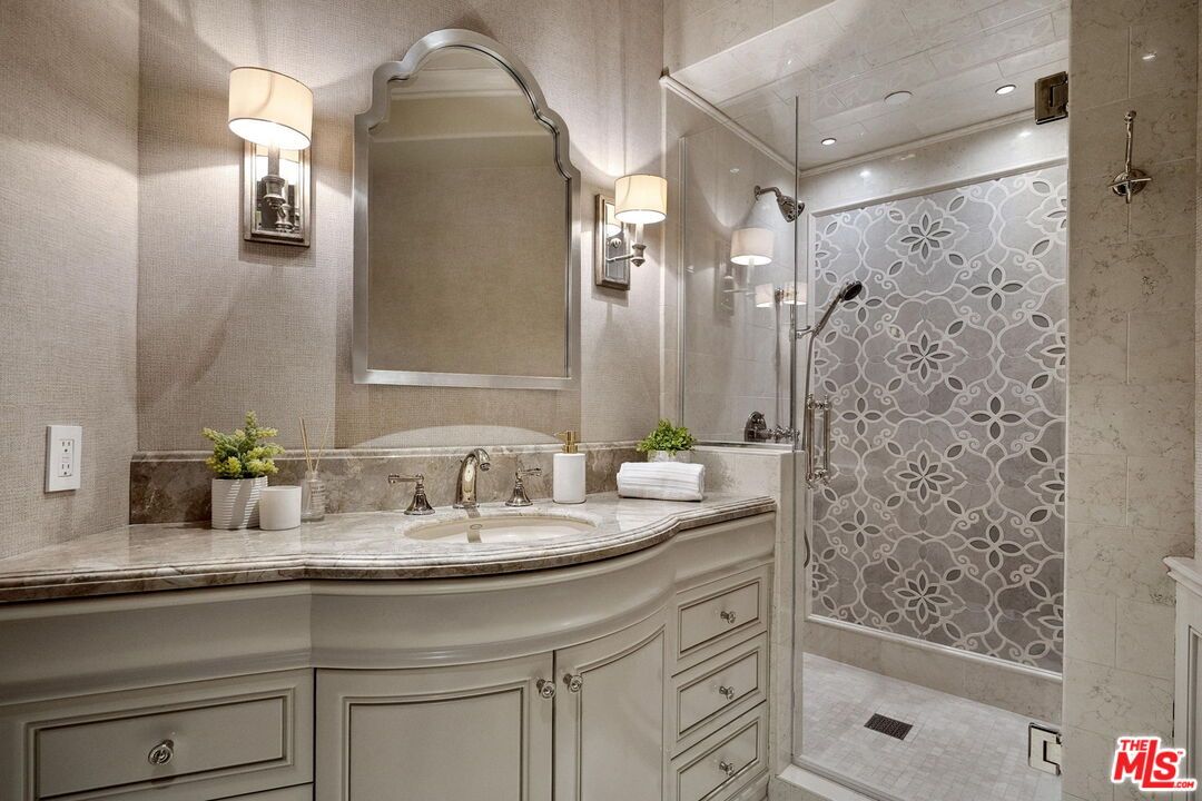 Bathroom, Interior, Recessed Lighting