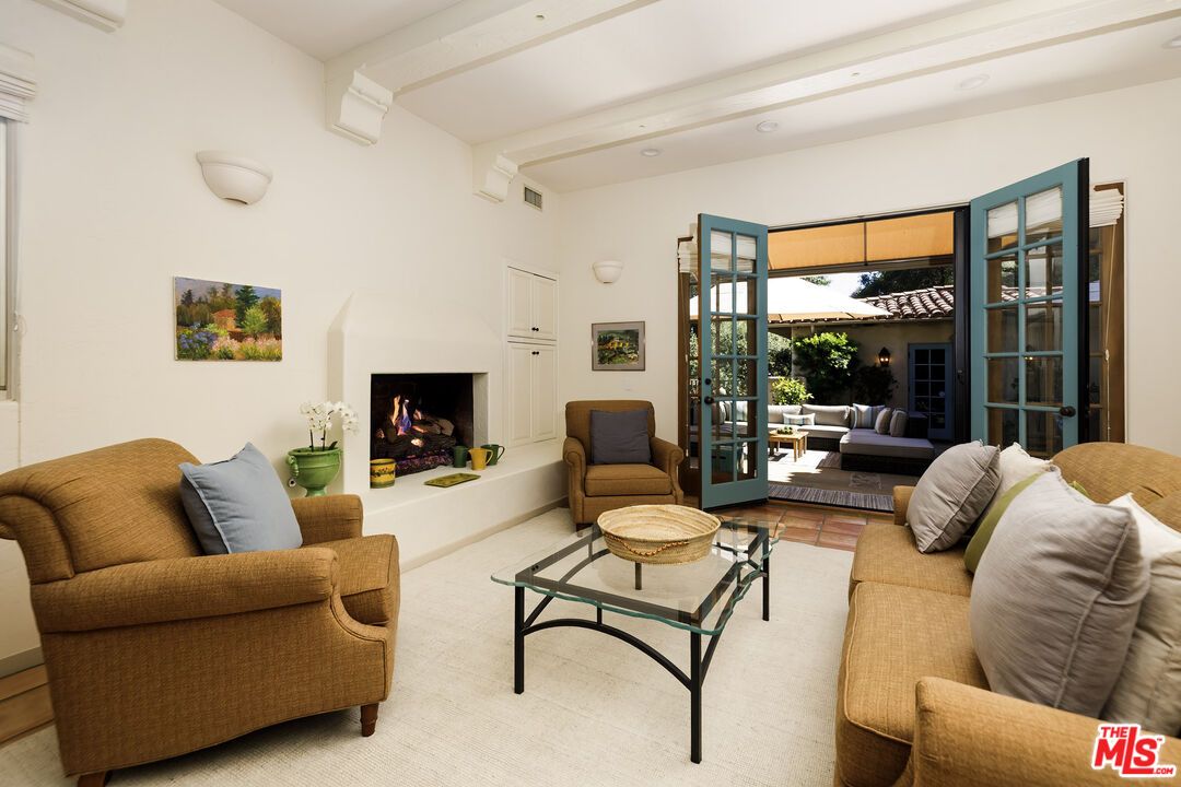 Fireplace, Interior, Living room, Recessed Lighting