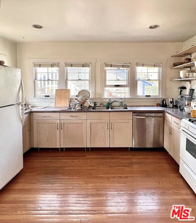 Interior, Kitchen, Recessed Lighting, Wood Texture Flooring