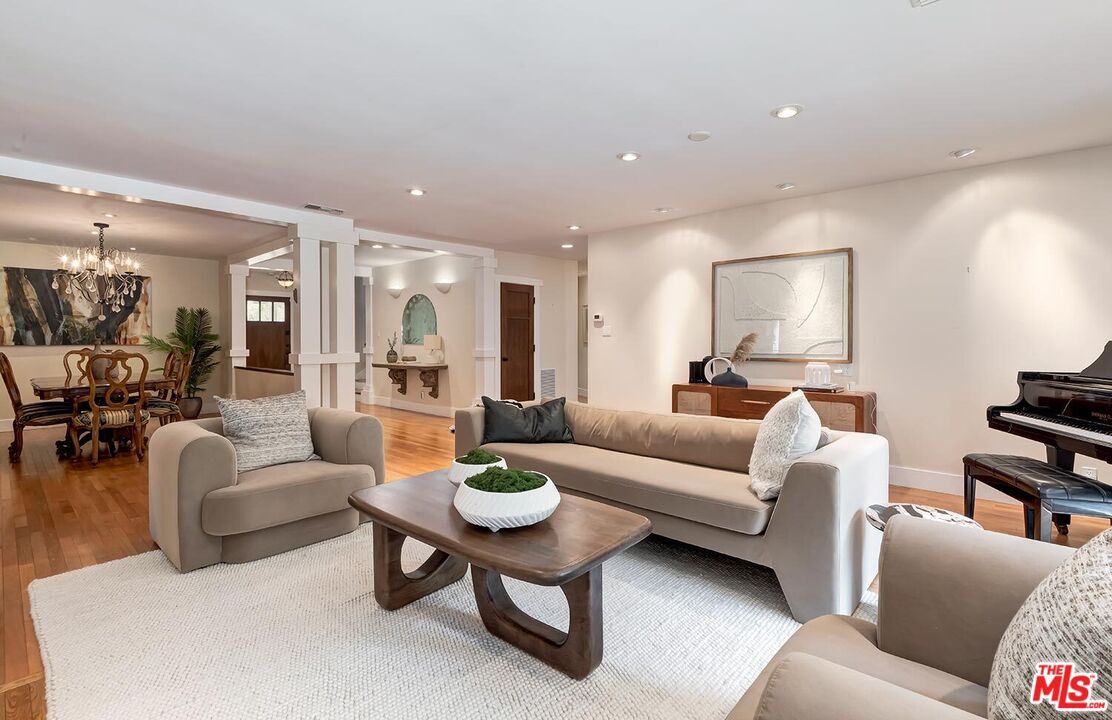 Chandelier, Dining room, Interior, Living room, Piano, Recessed Lighting, Wood Texture Flooring