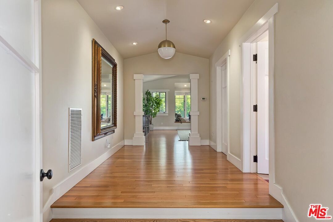 Interior, Pendant Lights, Recessed Lighting, Wood Texture Flooring