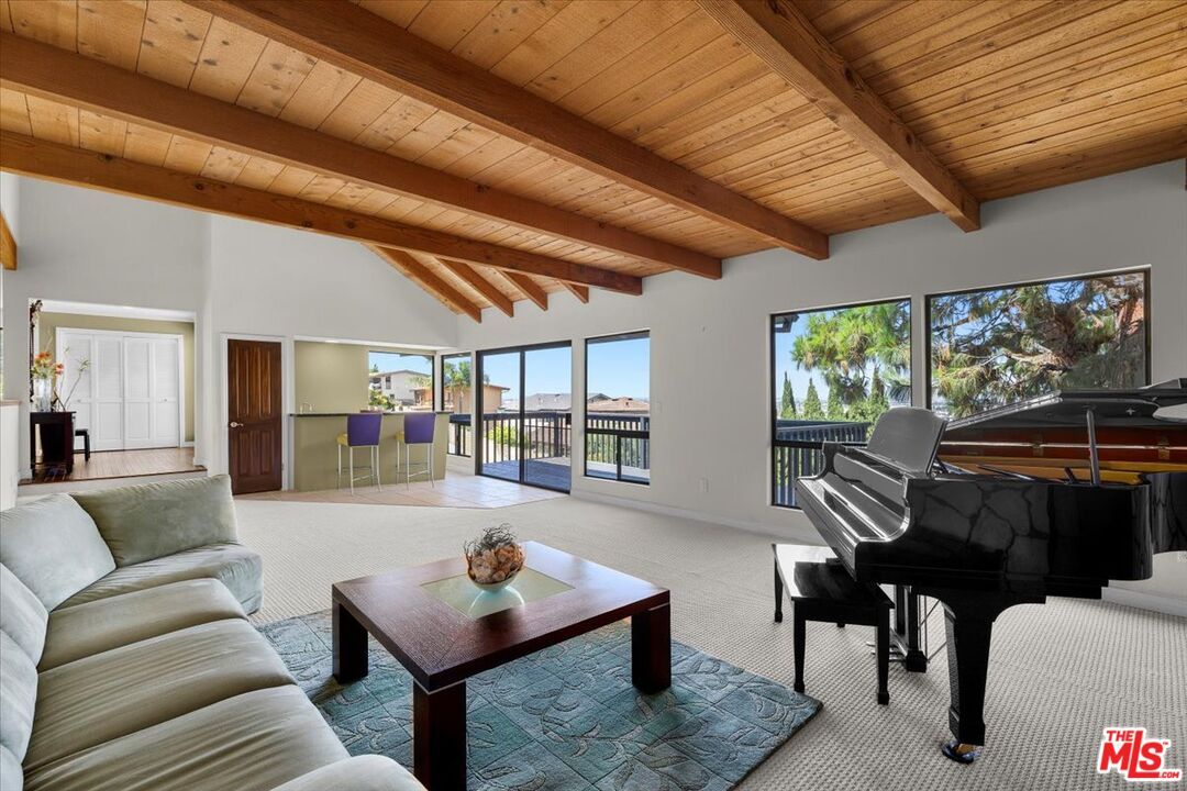 Interior, Living room, Piano, Wooden Beams, Wooden Ceilings