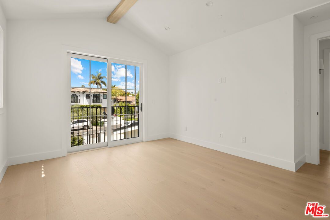 Empty room, Interior, Recessed Lighting, Wooden Beams, Wood Texture Flooring
