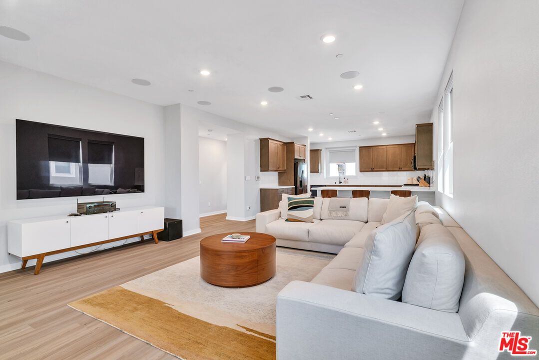Interior, Kitchen, Living room, Recessed Lighting, Wood Texture Flooring